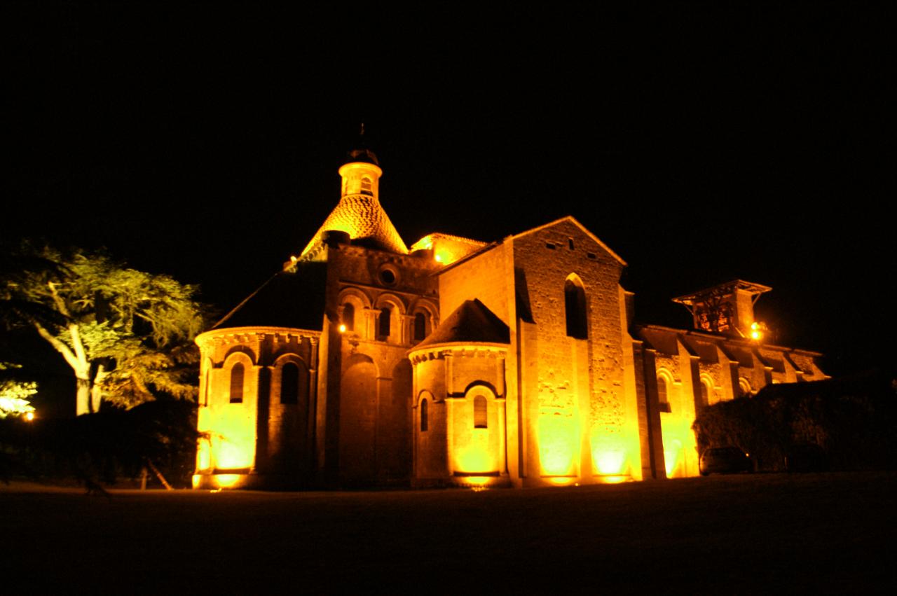 L'église Notre-Dame de nuit
